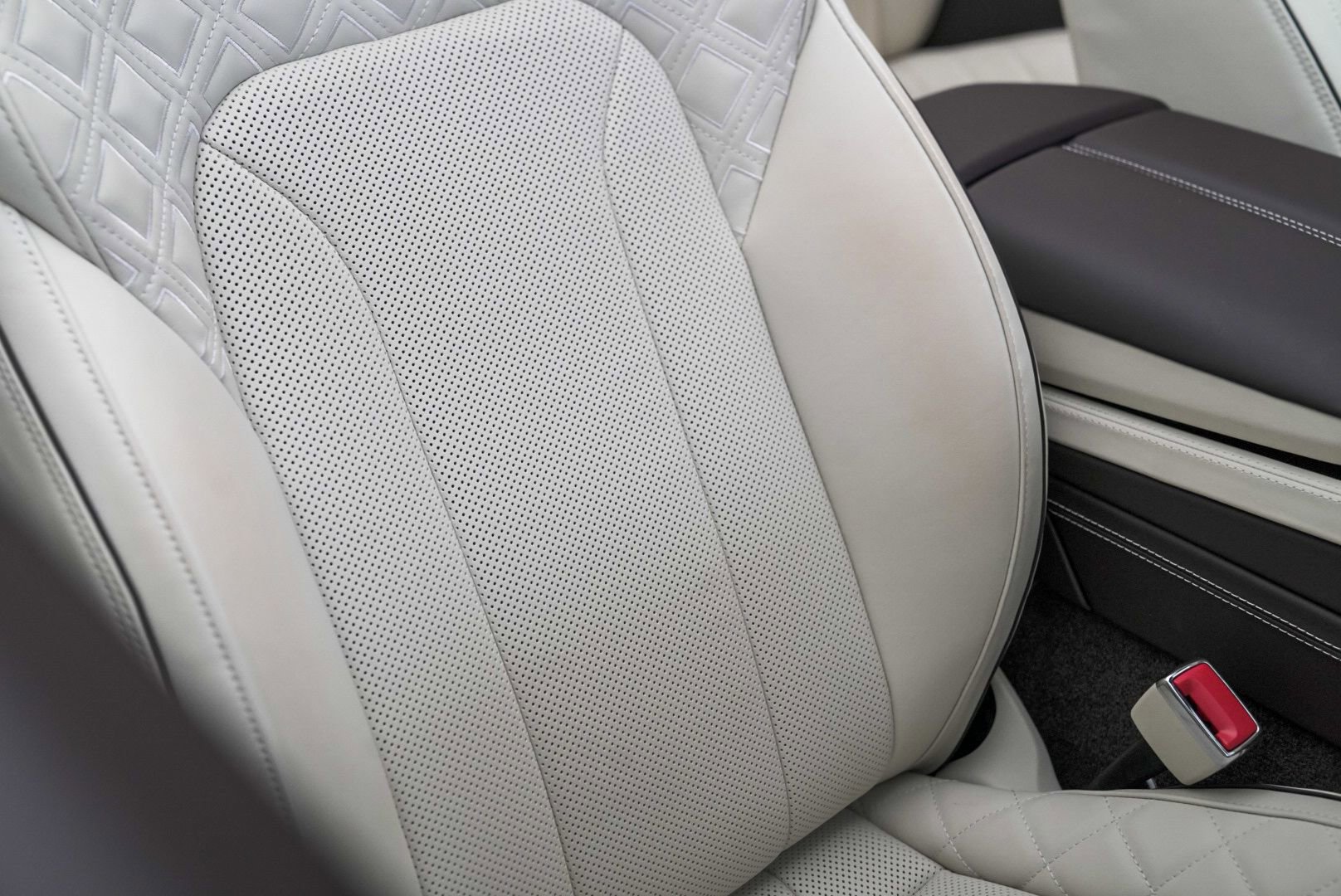 Used 2023 Bentley Continental GT Azure image 50