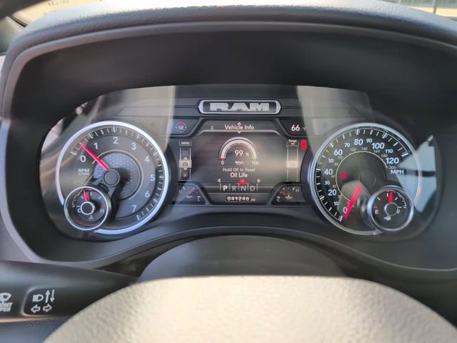 Used 2022 RAM 1500 Big Horn AWD/4WD image 18