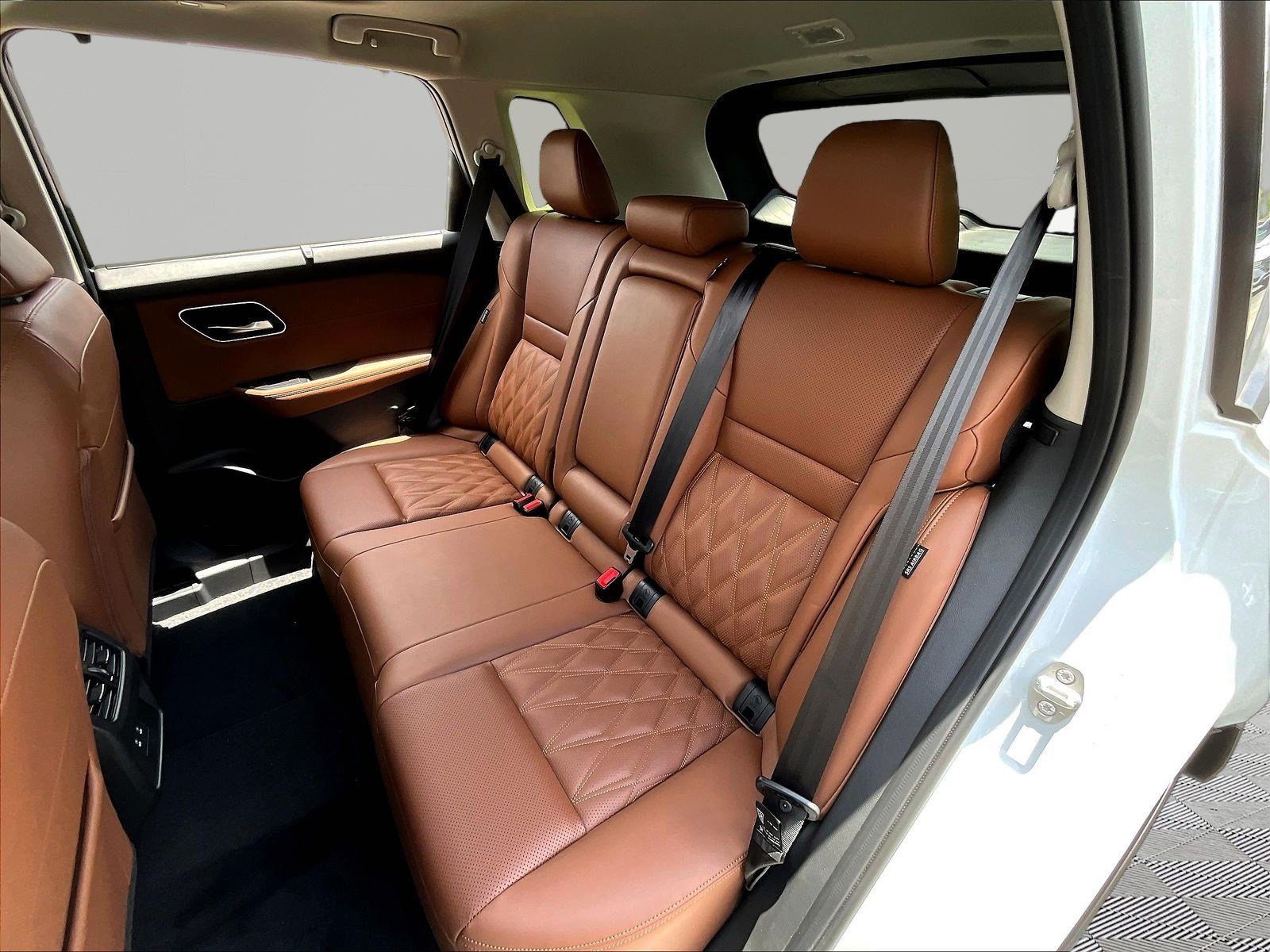 New 2026 Nissan Rogue Platinum AWD/4WD image 18