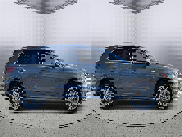 Used 2020 Audi Q3 2.0T Premium w/ Convenience Package image 6