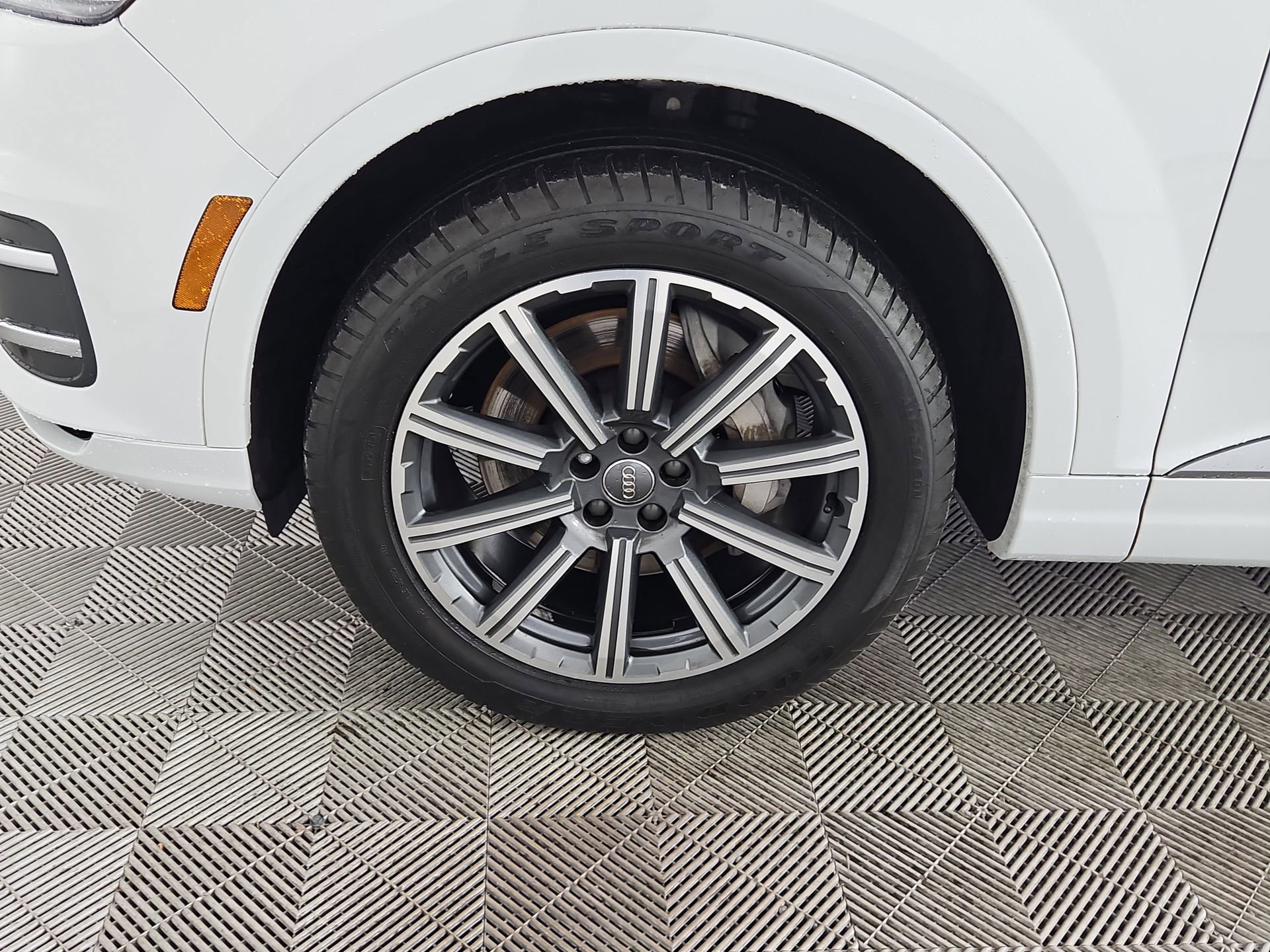 Used 2017 Audi Q7 3.0T Premium Plus w/ Premium Plus Package image 11