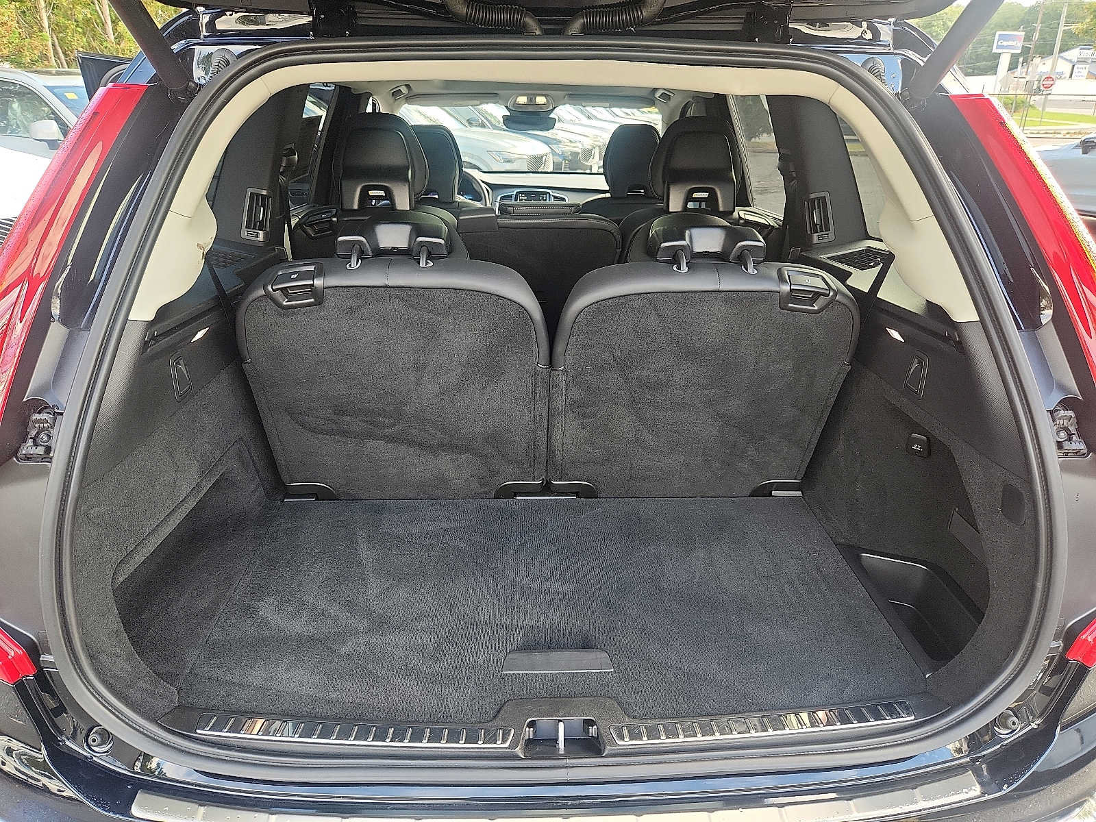 Used 2024 Volvo XC90 B6 Ultimate w/ Protection Package Premier AWD/4WD image 27