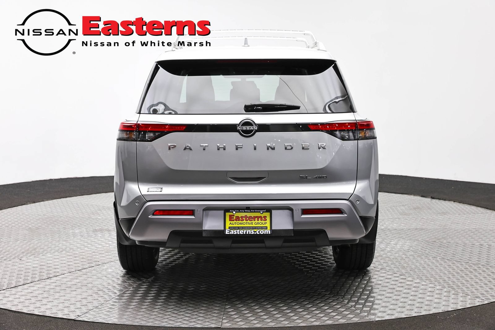 Used 2023 Nissan Pathfinder SL AWD/4WD image 6