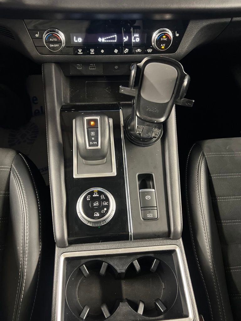Used 2024 Mitsubishi Outlander SE AWD/4WD image 18