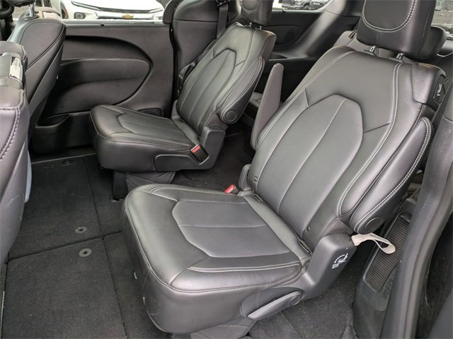 New 2025 Chrysler Pacifica Select w/ Uconnect Theater Family Group image 26