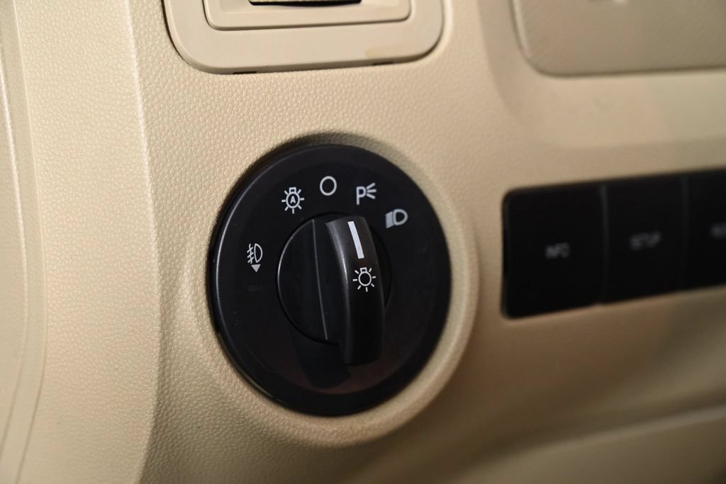 Used 2009 Ford Escape XLT AWD/4WD image 19