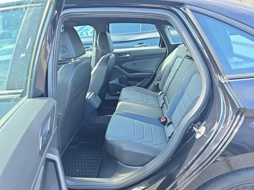 Used 2025 Volkswagen Jetta GLI Autobahn image 12
