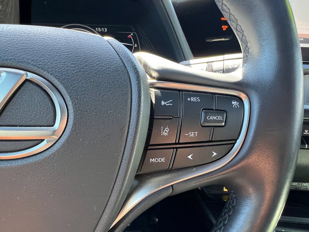 Used 2024 Lexus UX 250h F Sport FWD image 31