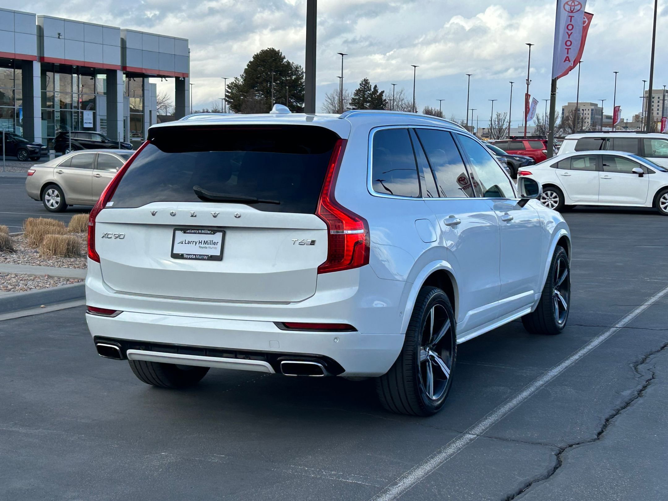Used 2016 Volvo XC90 T6 R-Design w/ Protection Package Plus image 5