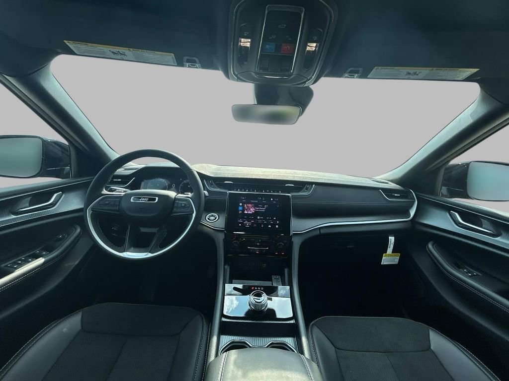 New 2025 Jeep Grand Cherokee L Altitude image 8