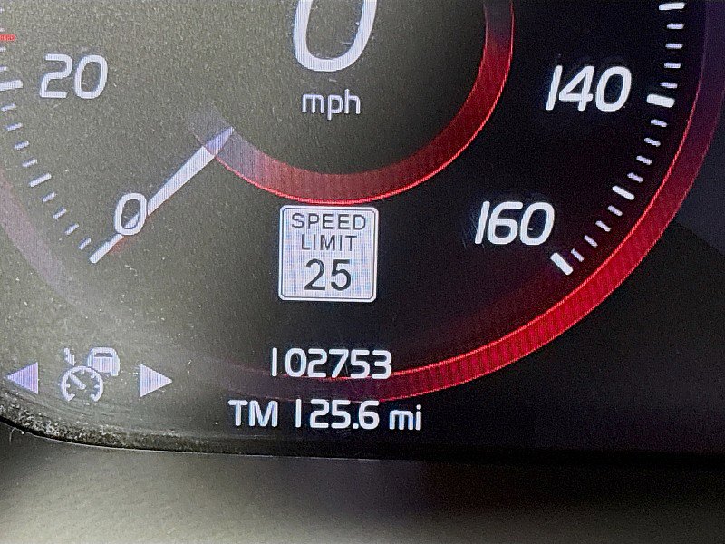 Used 2019 Volvo XC40 T5 Momentum image 12