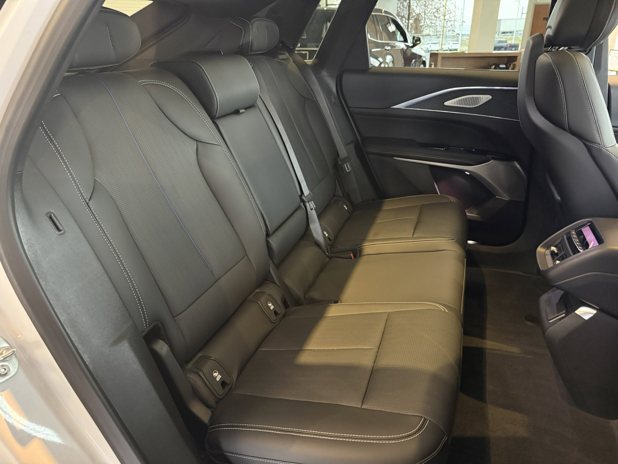 Certified 2024 Cadillac Lyriq Luxury w/ LPO, Floor Liner Package image 21