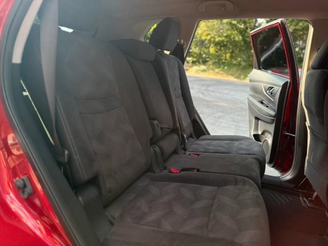 Used 2015 Nissan Rogue SV image 15