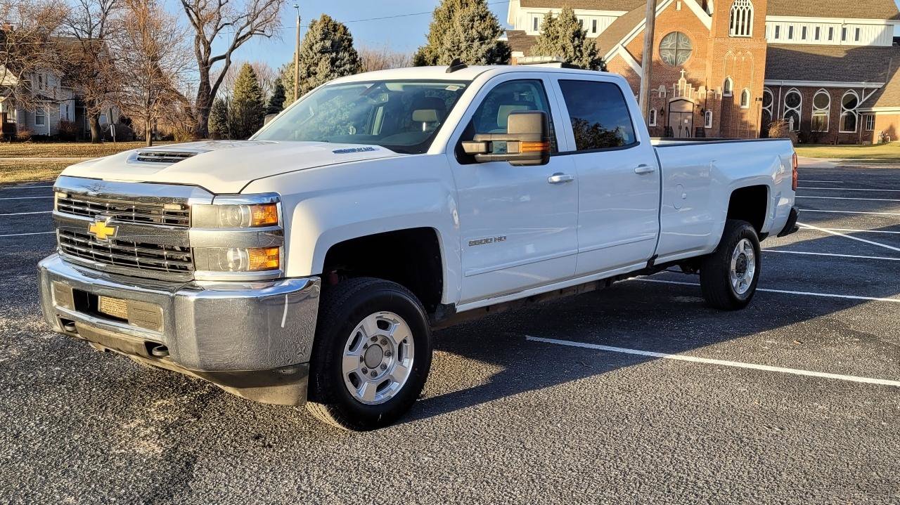 Used 2017 Chevrolet Silverado 2500 LT AWD/4WD image 7
