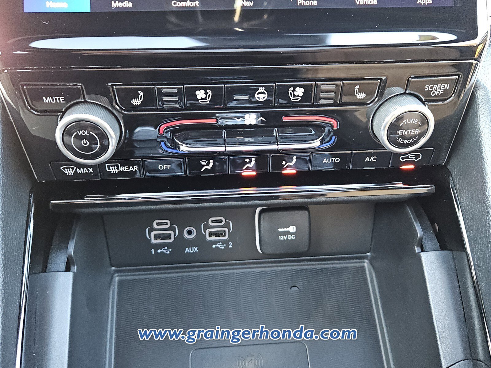 Used 2024 Jeep Grand Cherokee Summit w/ Luxury Tech Group V image 17