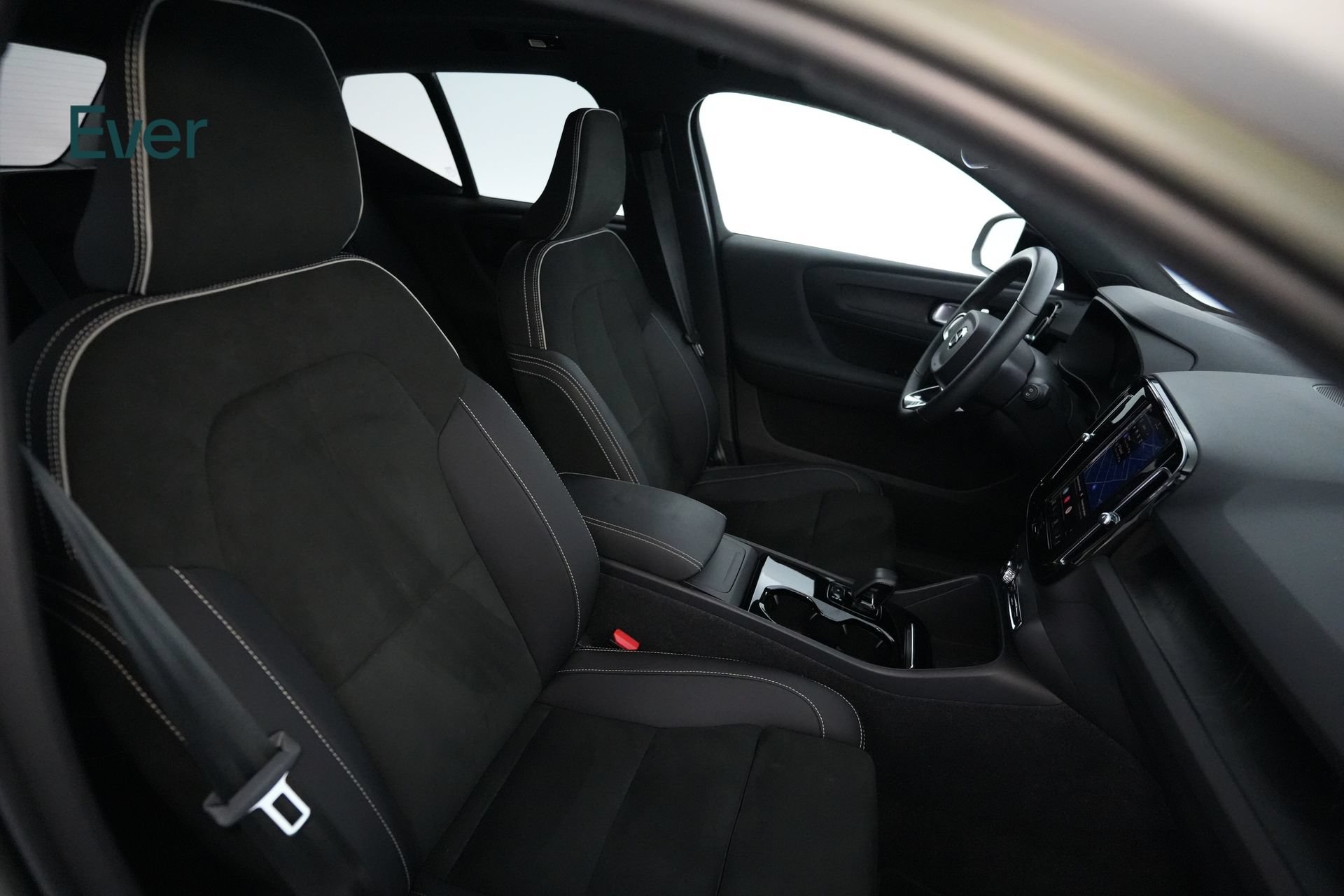 Used 2023 Volvo XC40 Recharge Plus AWD/4WD image 23