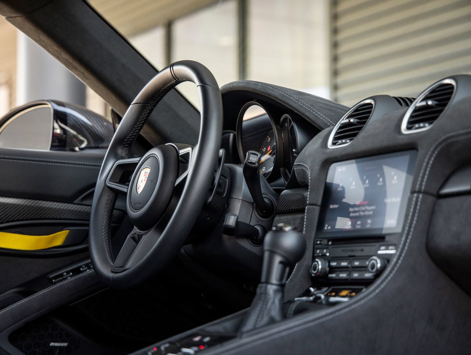 Certified 2024 Porsche 718 Cayman GT4 RS RWD image 52