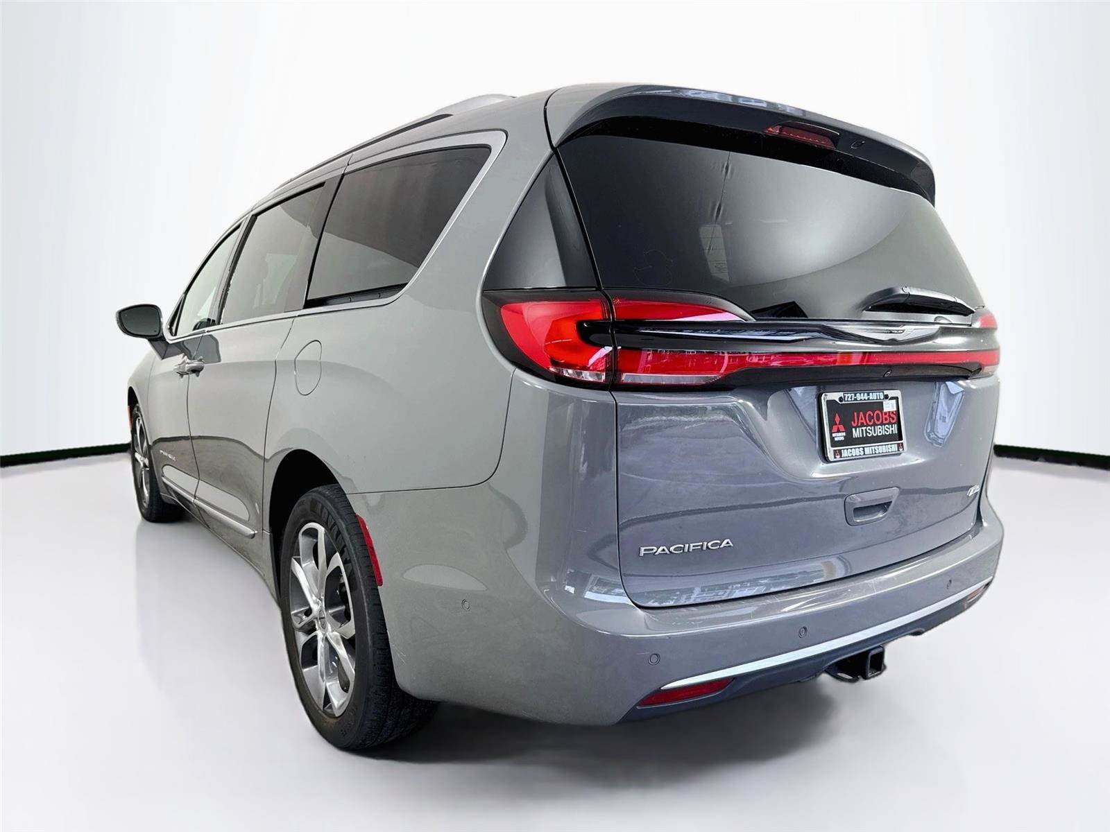 Used 2022 Chrysler Pacifica Pinnacle AWD/4WD image 7