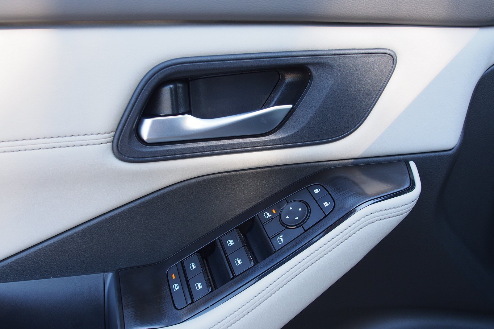 New 2026 Nissan Rogue Dark Armor FWD image 19