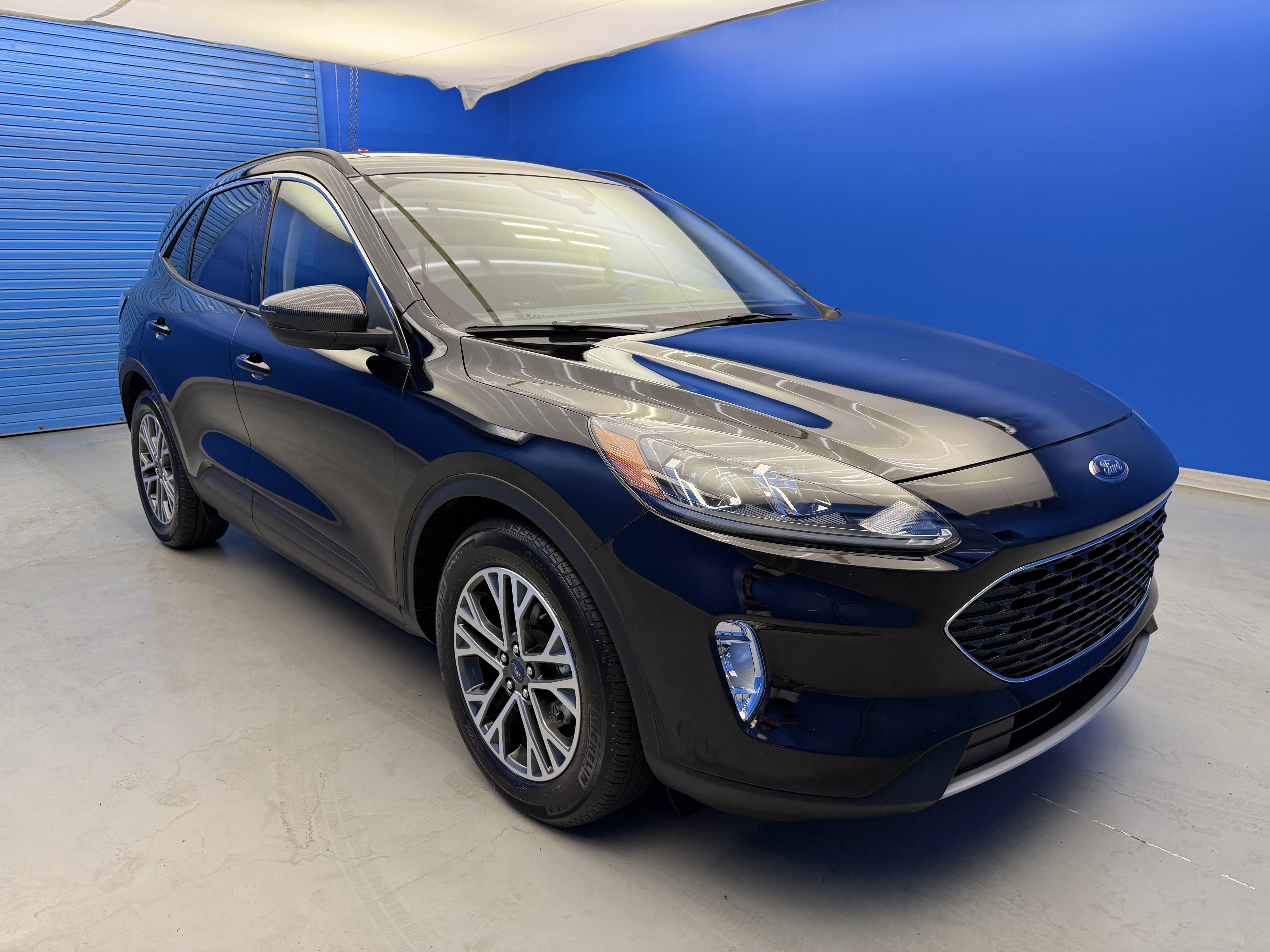 Used 2020 Ford Escape SEL FWD image 2