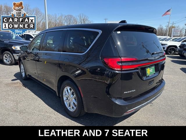 Used 2024 Chrysler Pacifica Touring-L FWD image 15