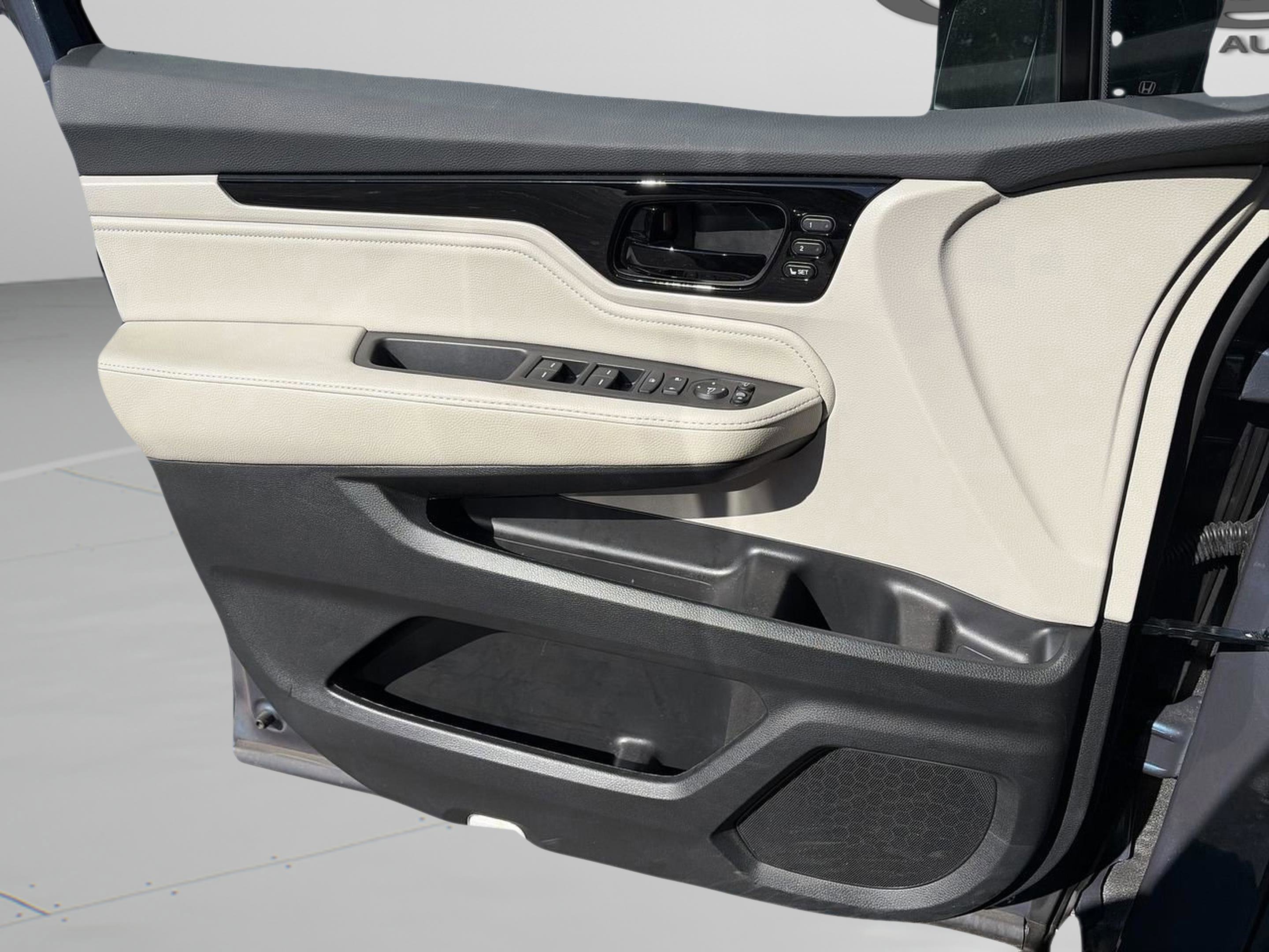 Certified 2025 Honda Odyssey Elite image 25