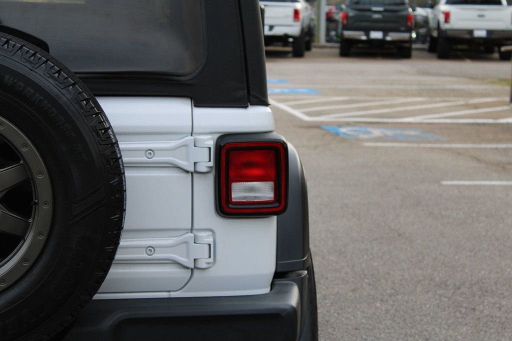 Used 2018 Jeep Wrangler Sport AWD/4WD image 7