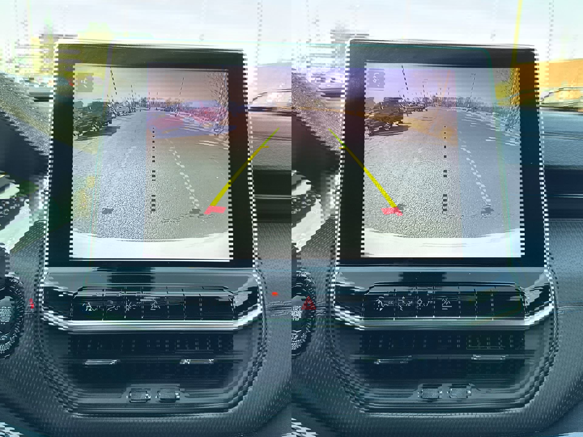 Used 2025 Jeep Compass Latitude w/ Altitude Special Edition image 17