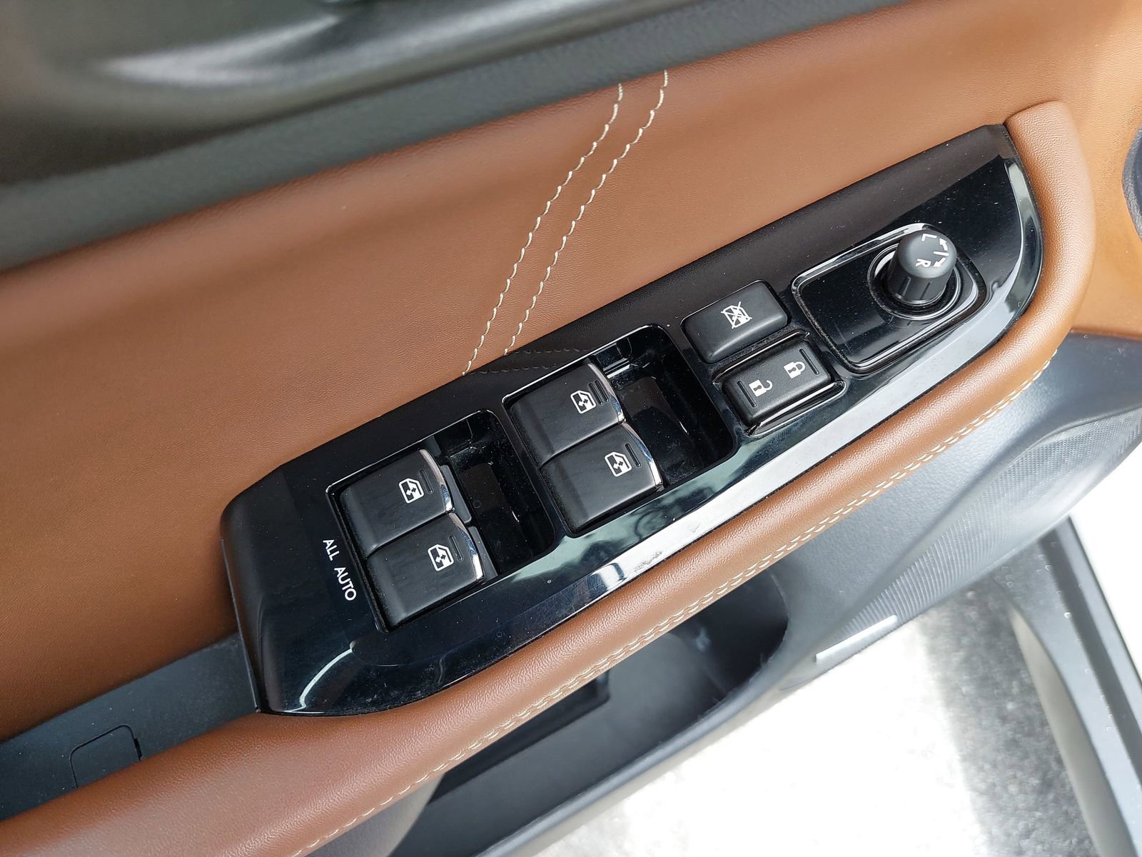 Used 2018 Subaru Outback 2.5i Touring image 27