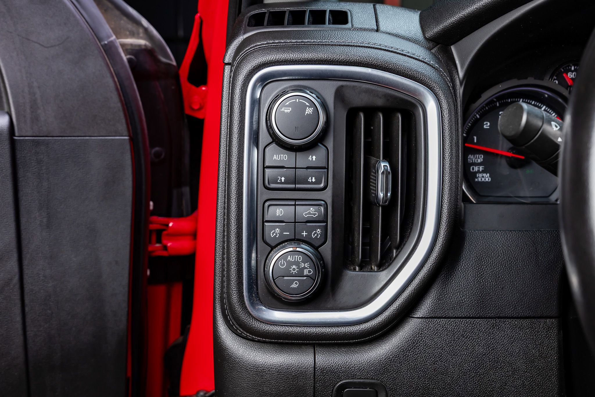 Used 2019 Chevrolet Silverado 1500 LT Trail Boss AWD/4WD image 22