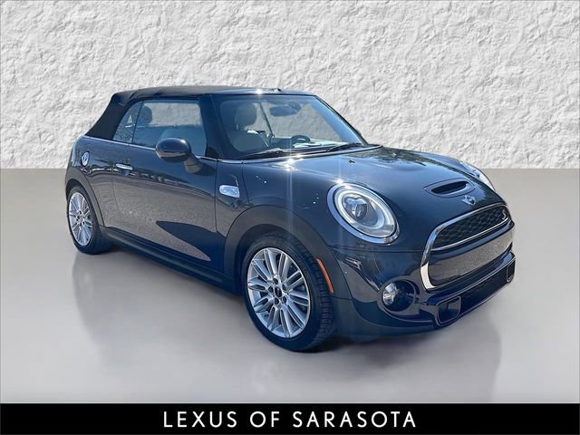 Used 2017 MINI Cooper S image 1