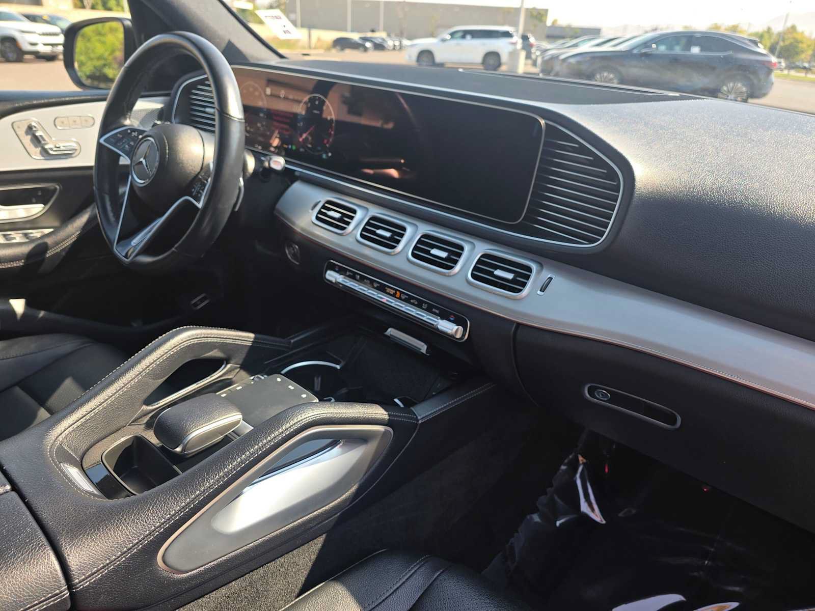 Used 2025 Mercedes-Benz GLE 350 4MATIC w/ Driver Assistance Package image 11