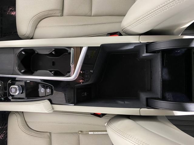 Used 2022 Volvo S90 B6 Inscription w/ Advanced Package image 28