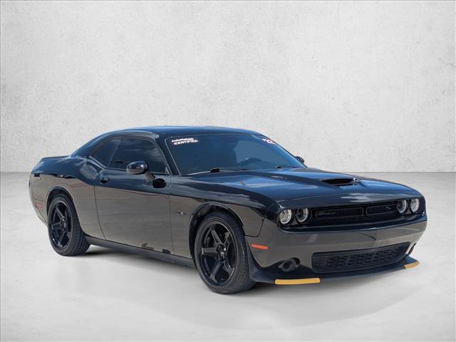 Used 2022 Dodge Challenger R/T w/ Blacktop Package RWD image 3