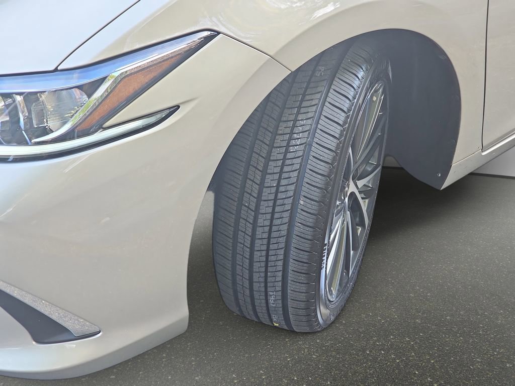 Certified 2023 Lexus ES 300h w/ Premium Package FWD image 35