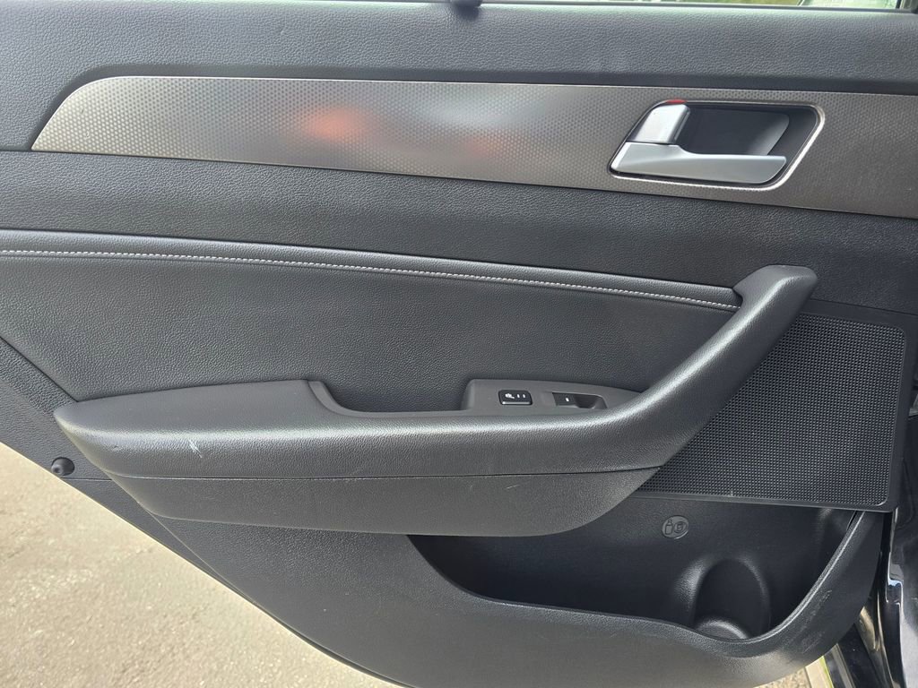 Used 2015 Hyundai Sonata Limited 2.0T image 25