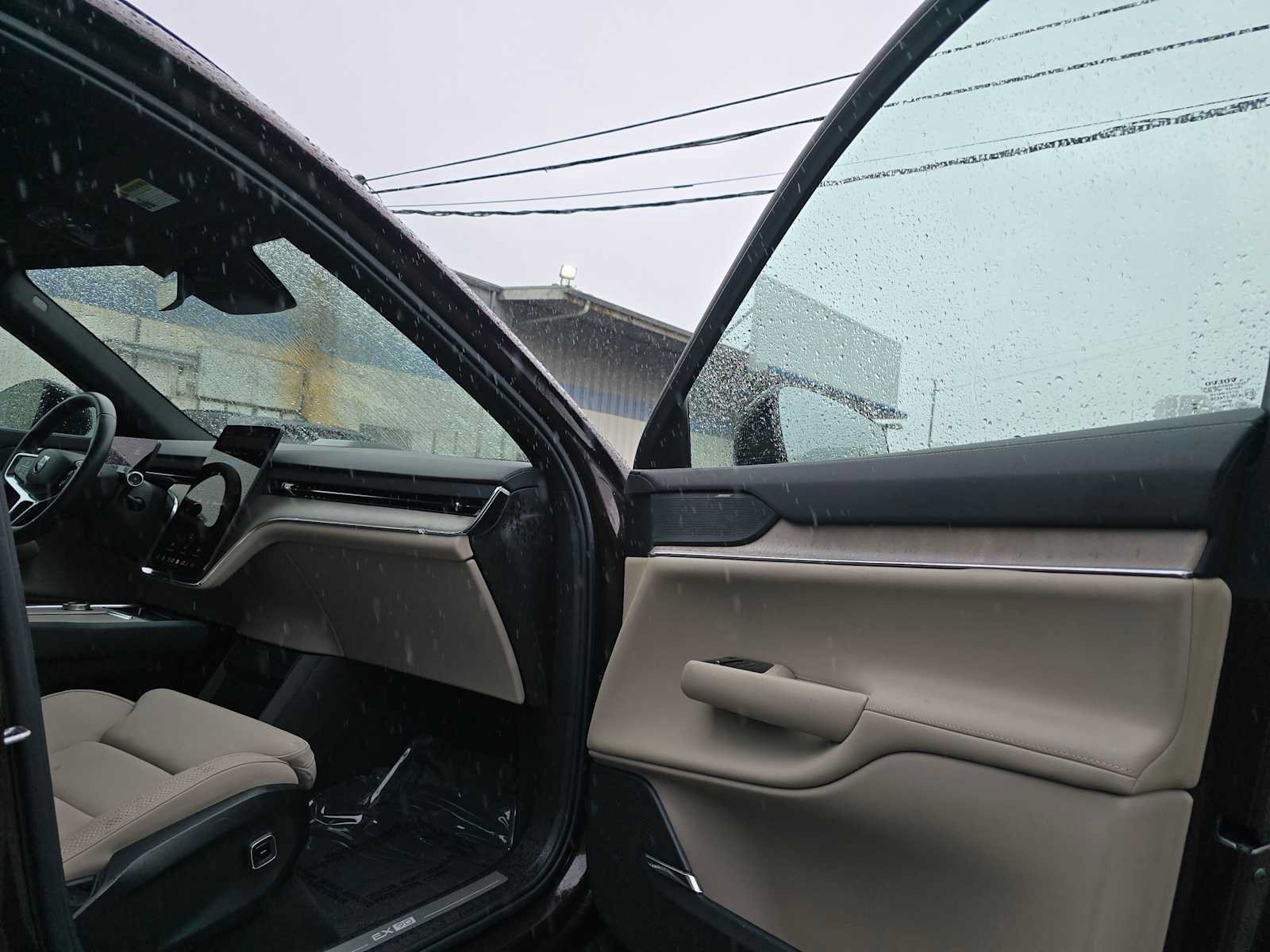 Certified 2025 Volvo EX90 Plus AWD/4WD image 12