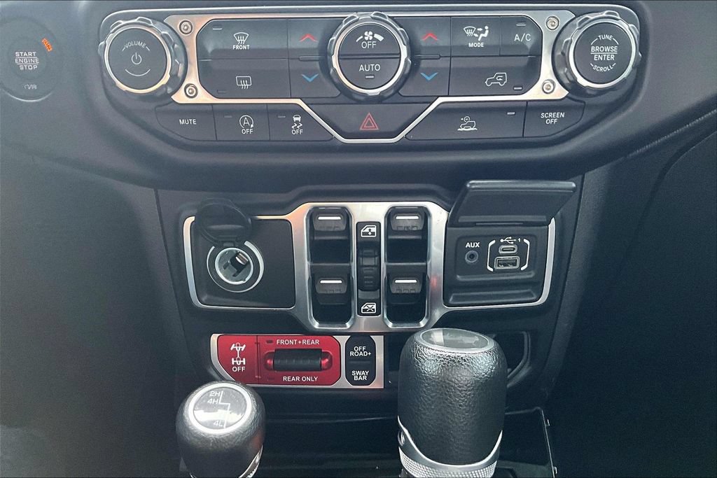Used 2023 Jeep Wrangler Unlimited Rubicon AWD/4WD image 16