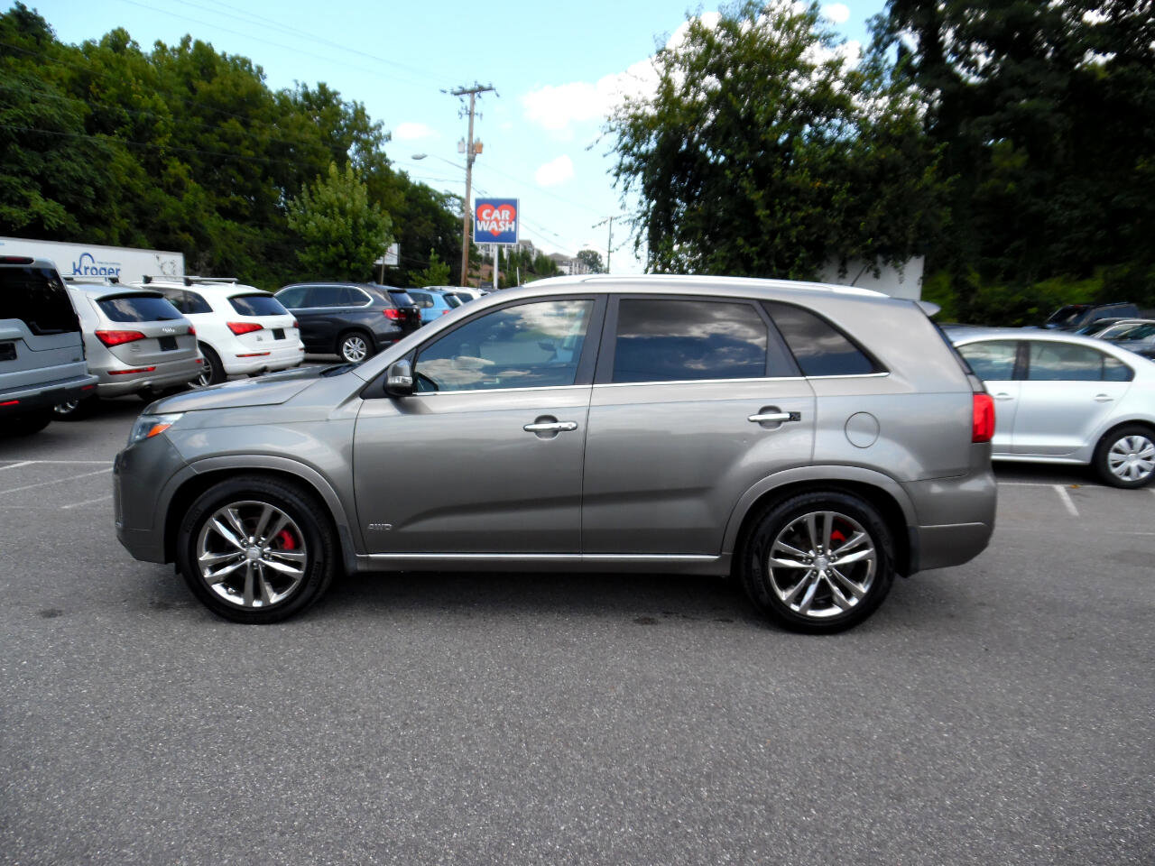 Used 2014 Kia Sorento SX image 2