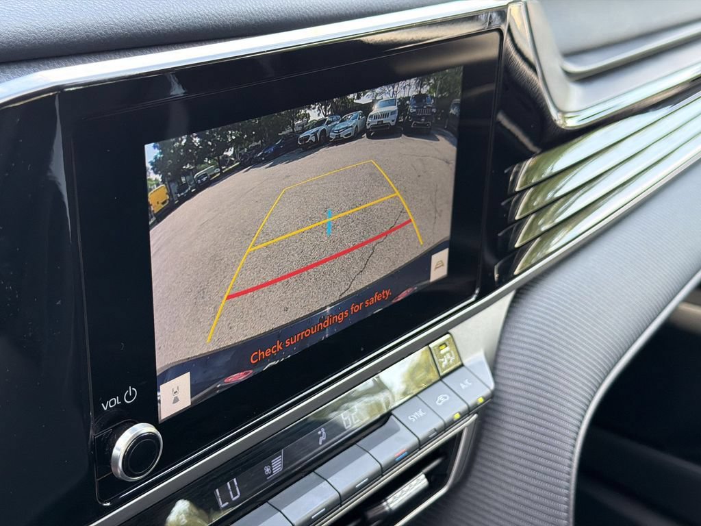 Used 2026 Toyota Camry SE FWD image 5