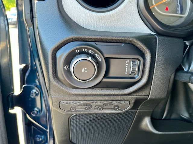 Certified 2025 Jeep Wrangler Sport AWD/4WD image 26