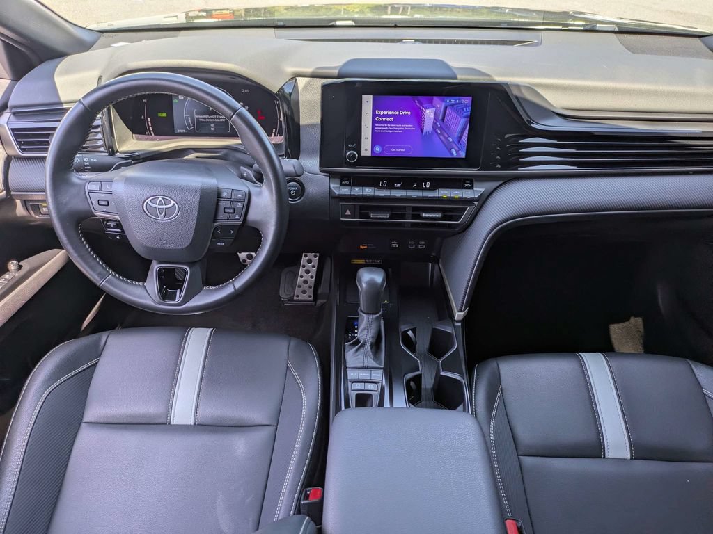 Used 2025 Toyota Camry SE FWD image 14