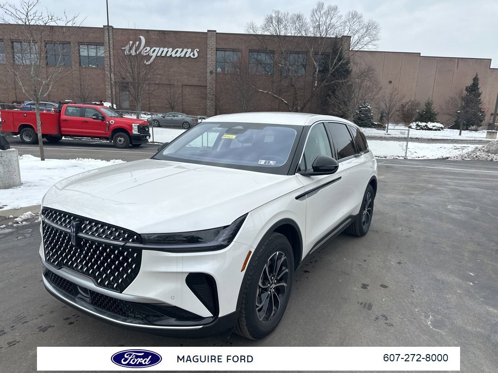 Used 2026 Lincoln Nautilus Premier image 9