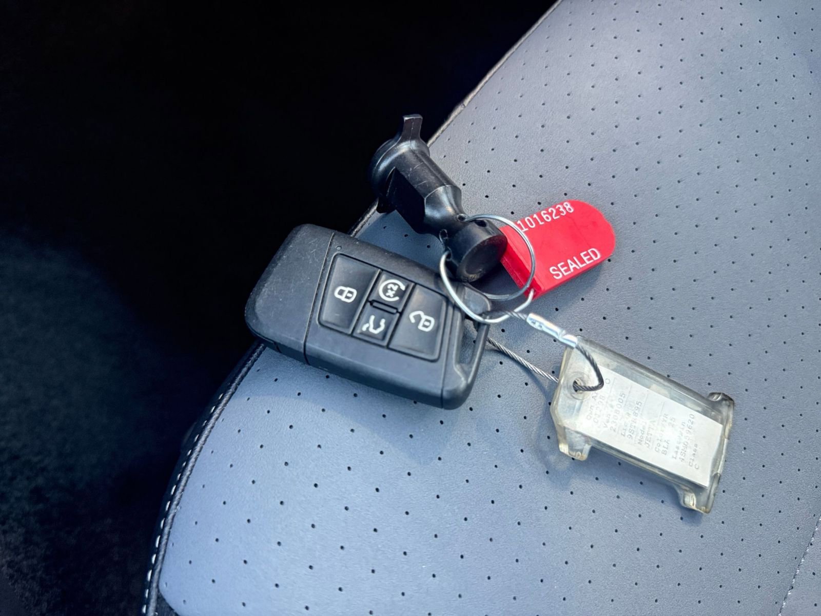 Used 2025 Volkswagen Jetta SE image 21