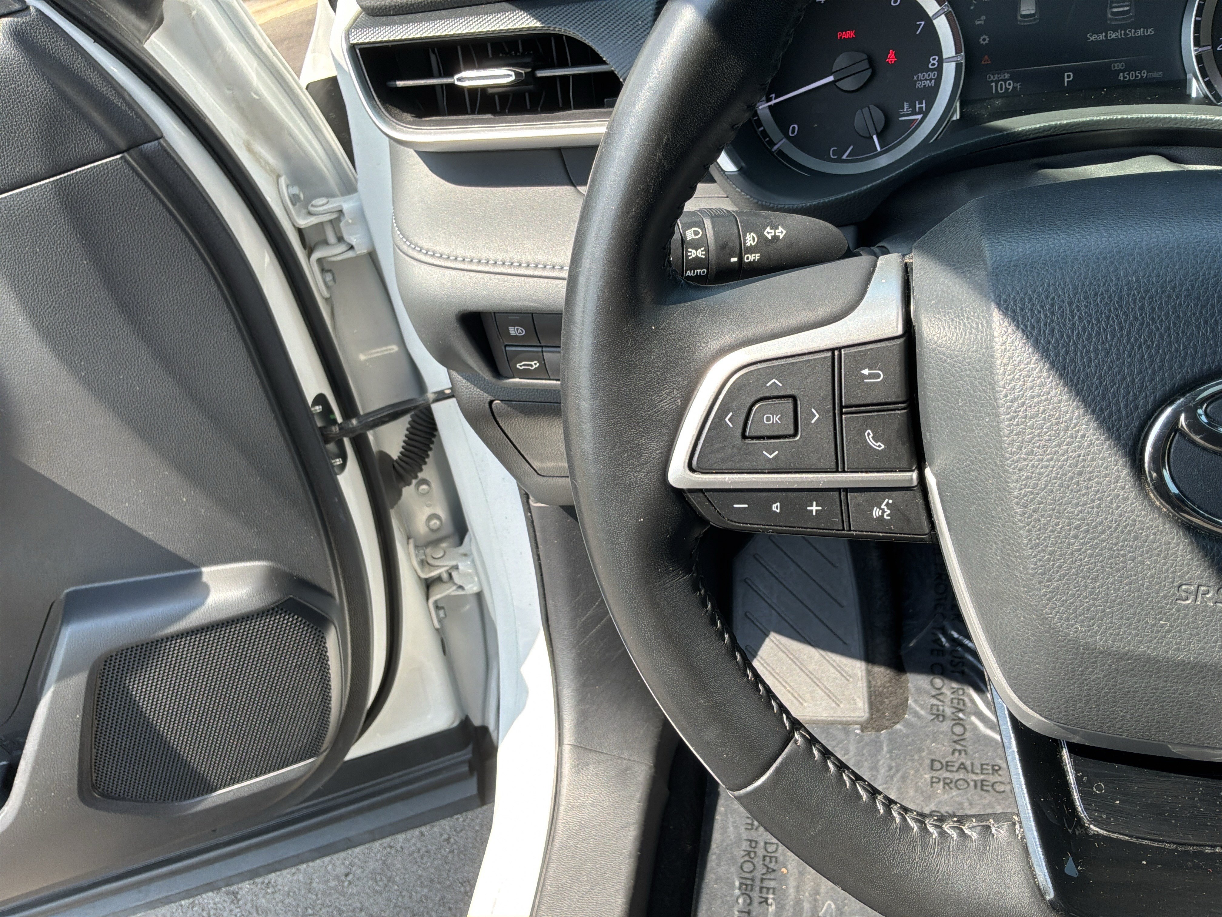 Used 2023 Toyota Highlander XSE FWD image 19