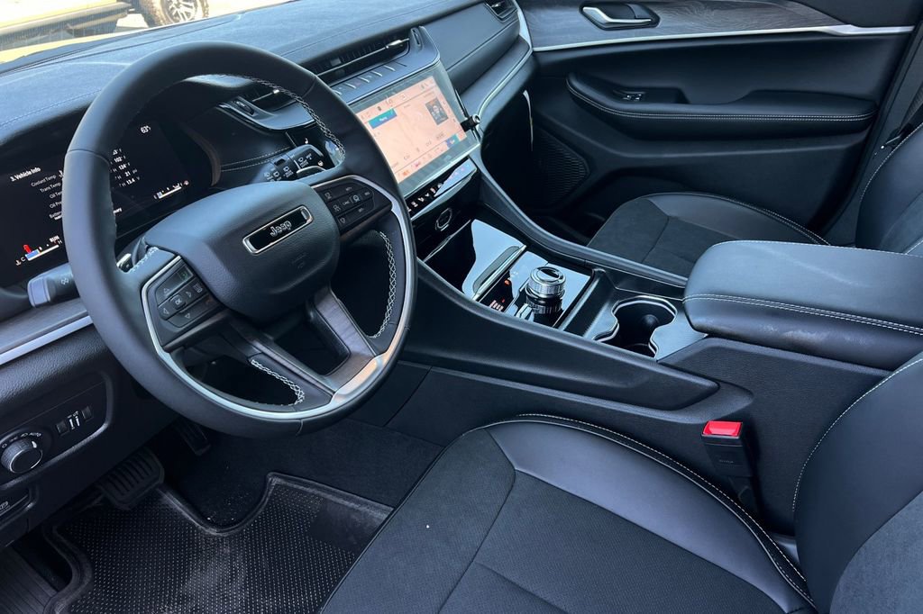 New 2026 Jeep Grand Cherokee L 4WD image 10