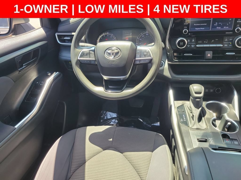 Used 2021 Toyota Highlander L FWD image 12