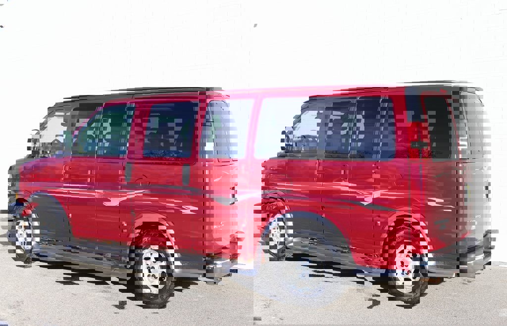 Used 2007 Chevrolet Express 1500 w/ Preferred Equipment Group image 3