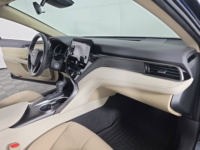 Used 2021 Toyota Camry LE FWD image 18