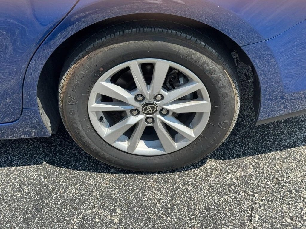Used 2025 Toyota Camry LE FWD image 11